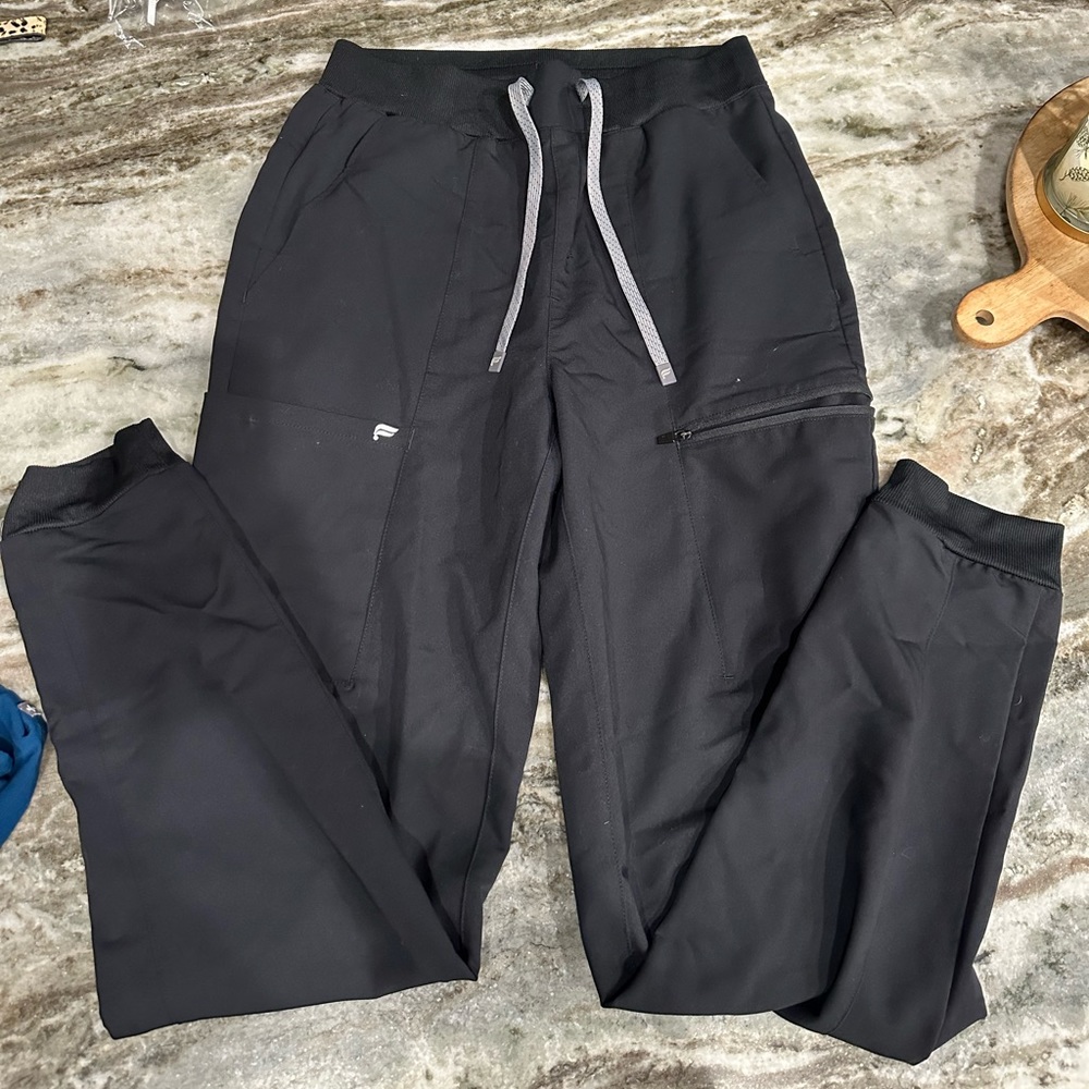 Fabletics scrubs